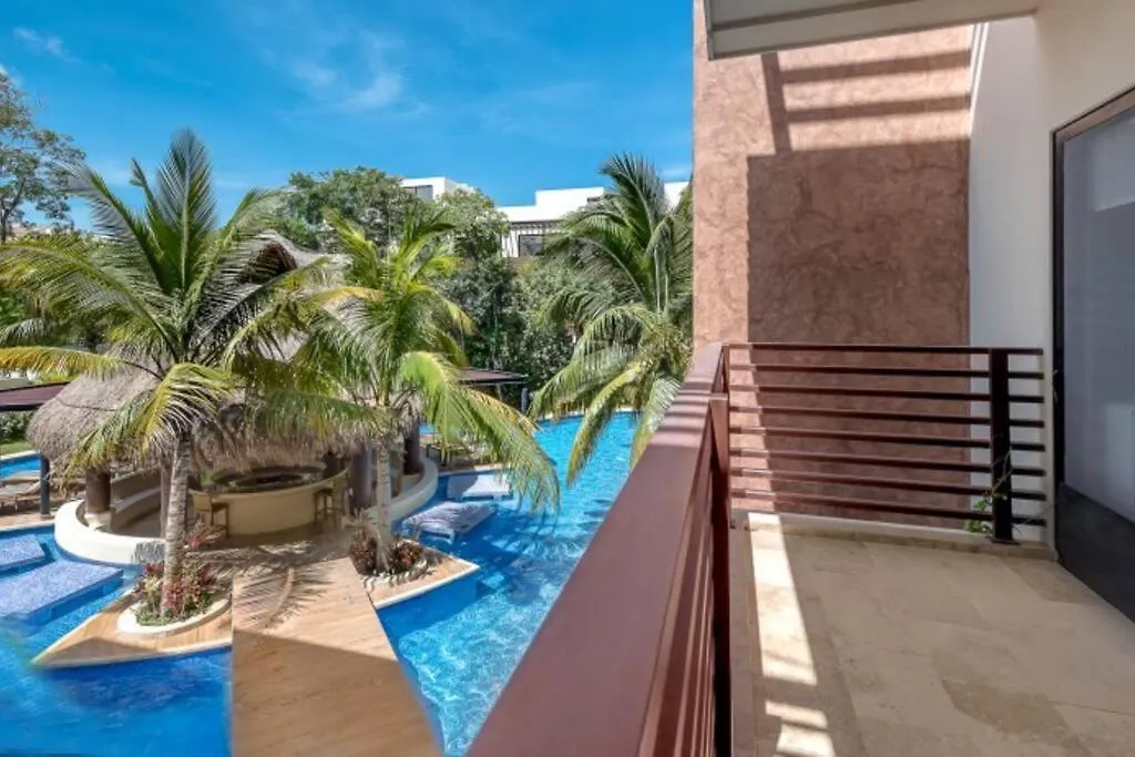 Apt -Spacious-Modern-Luxury-Comfort-Quiet Area contacts